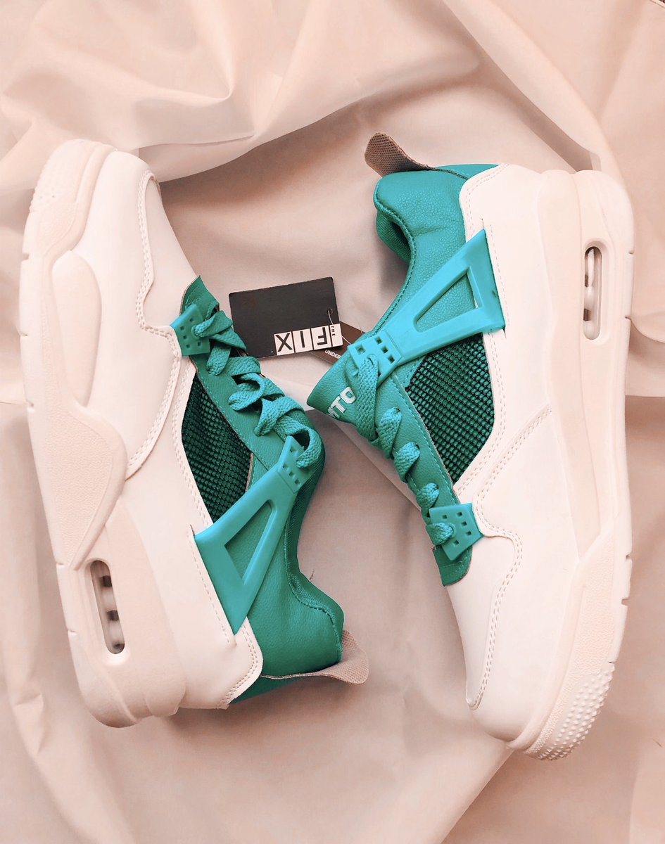 Guys <a href="/TheFIXza/">The FIX</a> issa plug on kicks 😍😍🔥🔥 how perfect are thizzzzzz🥰🥰🥰 #thefixdrip #sneakers #essentials
