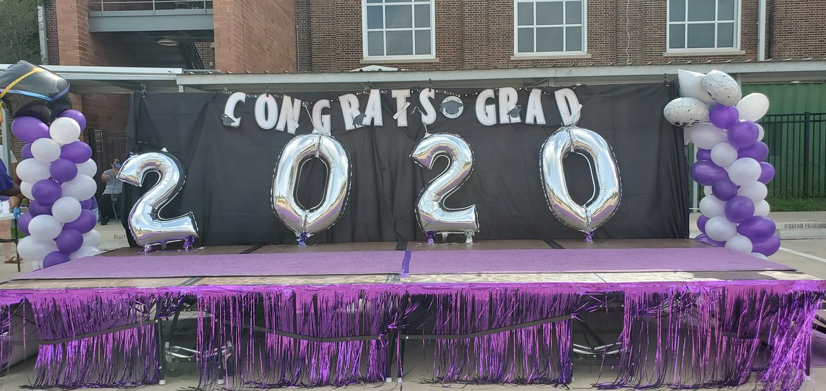 northside_hs's tweet photo. Huge CONGRATULATIONS to every single Senior! We had a blast celebrating your milestone!! So proud of each of you. 🎉🐾 #ClassOf2020 #NSPanthers #ProudAndReady 💜🎓 @Northwest_HISD @SantosForTexas @HoustonISD https://t.co/dL03mObcLQ