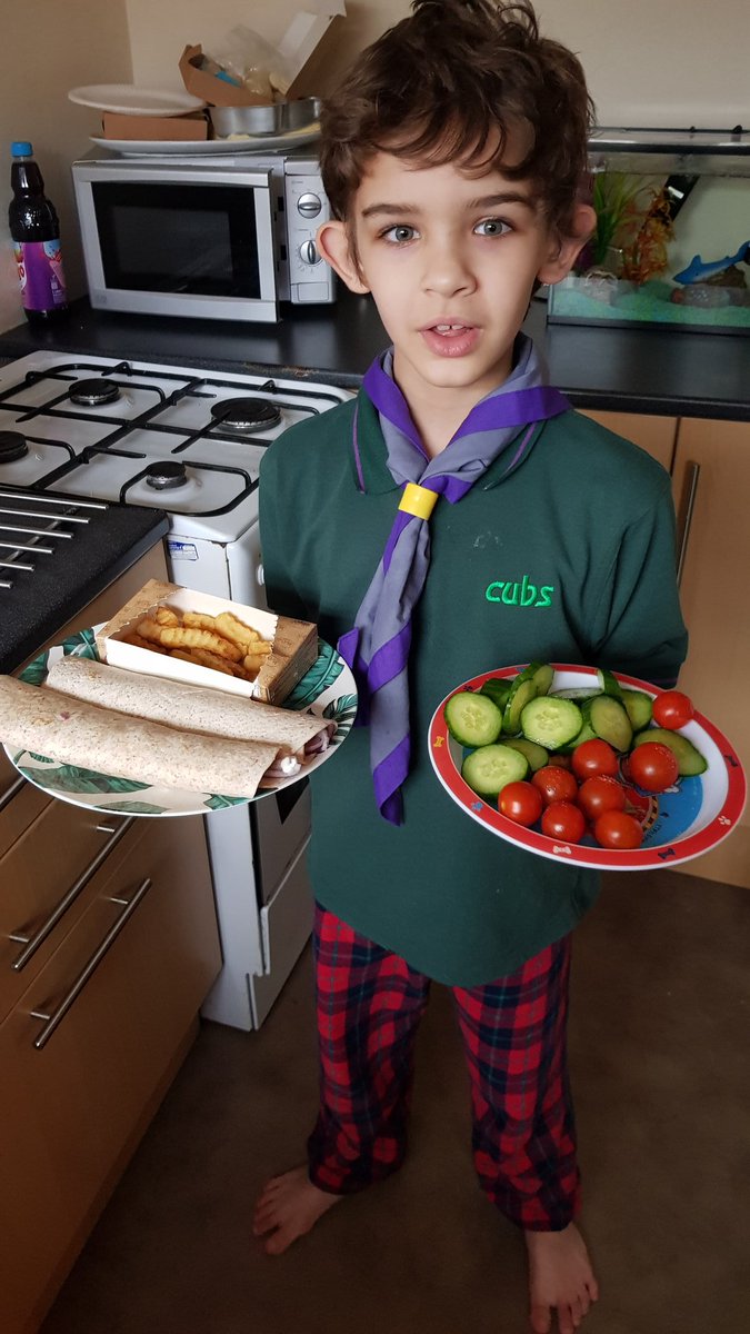 KirsteenAitken's tweet photo. @giffnockscouts camp cooking! No cooker, just the microwave and some knife skills! Fussy eater! #SkillsForLife #28thVirtualCamp https://t.co/YJVyTwNvOZ