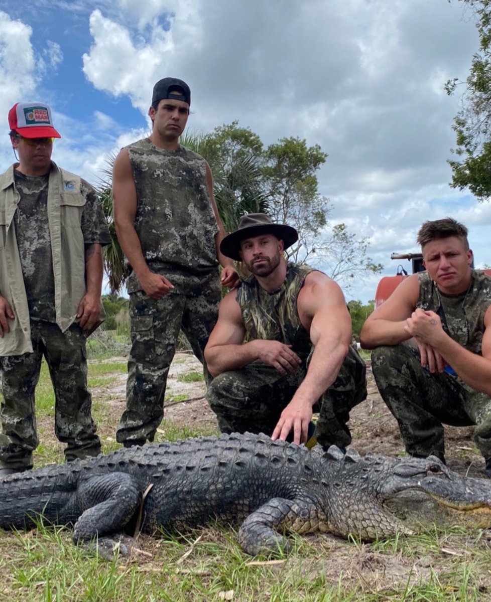 BradleyMartyn's tweet photo. Name this boy band. https://t.co/LHzR09RsE5