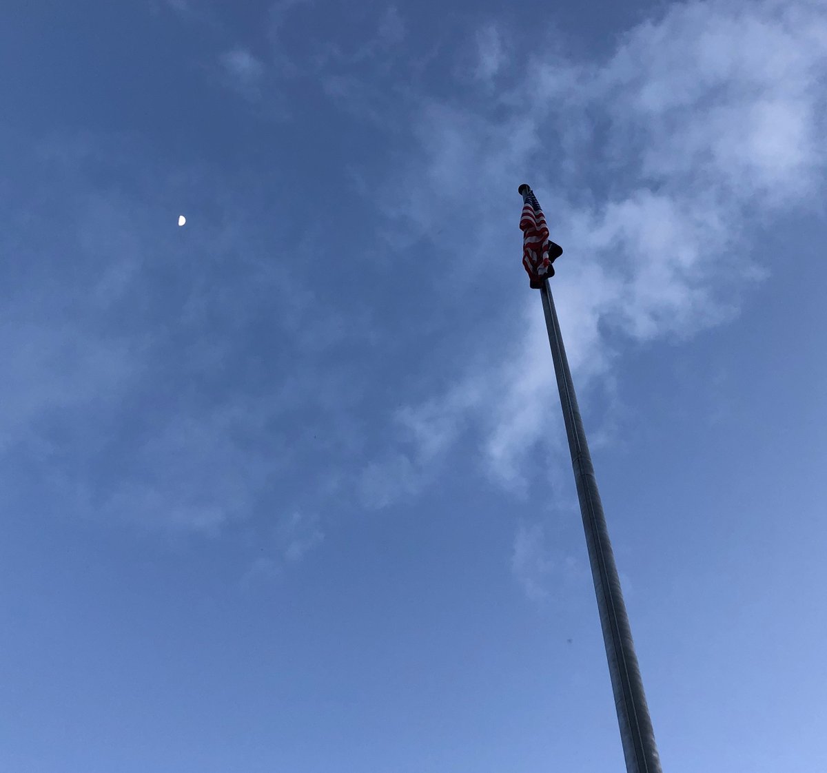 From gr. 6 band students @ BRMS: they formed groups &amp; did writing/quote gathering, layout editing, transitions, art, photos, videos, and audio tracks. Send their message to all, but esp. military families/veterans honoring loved ones. drive.google.com/file/d/1vfn6oU…