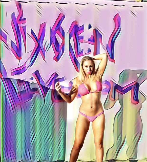 Photoshoot promoting my website that&rsquo;s about to launch! https://t.co/I0f22hiYuM<a href="/tag/manyvids"class="tags"><span>#manyvids</span></a>