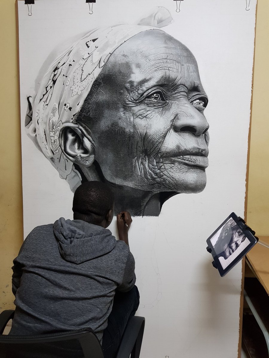 Charcoal on paper
"Cucu ii" piece I did sometime back

#charcoal #realism #art #artistsontwitter