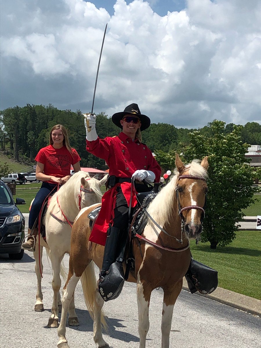 WCHS350's tweet photo. Huge #ColonelPride shout out to @CrabtreeKaylaL and @jamieamburgey for organizing the 2020 Colonel Cruise!  These two crazy, kids first ladies sure made our Seniors and community proud today.  @DebbieFrazier @CoachJepIrwin @WCcolonelsBase @WhitleySoftball @mom2fabfour https://t.co/rtgyA0B7m7