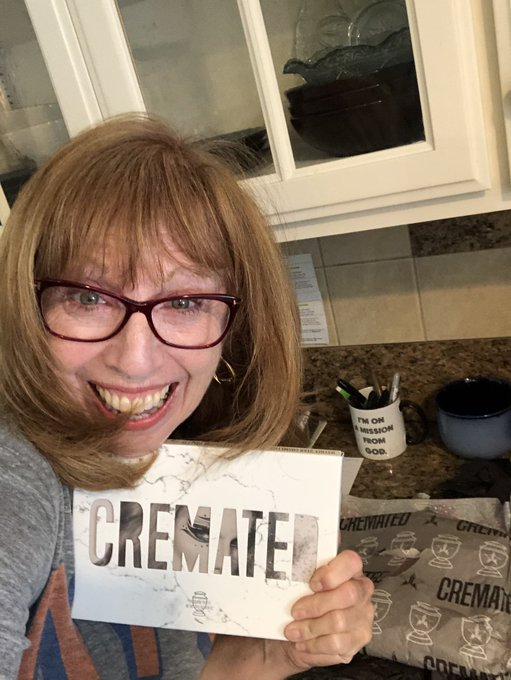 DMmarketer's tweet image. do a look mom!!!!Red heartRed heart
@JeffreeStar