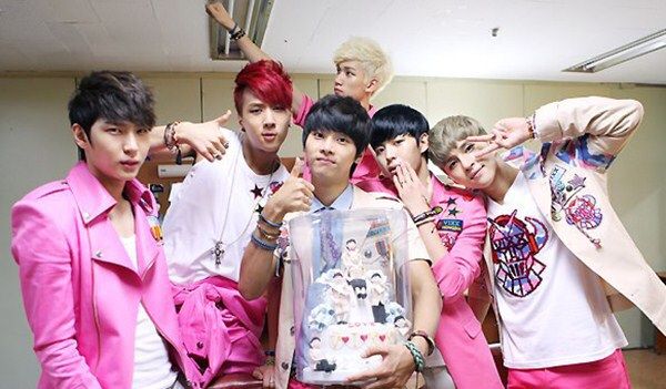 VIXX - Rock ur Body, so cute! #빅스와_팔년째_걷고있다  #VIXX8THANNIVERSARY