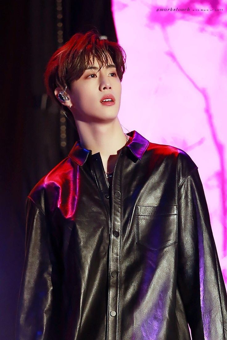 mark tuan but he gets softer as you scroll #GOT7    @GOT7Official  #갓세븐  @mtuan93