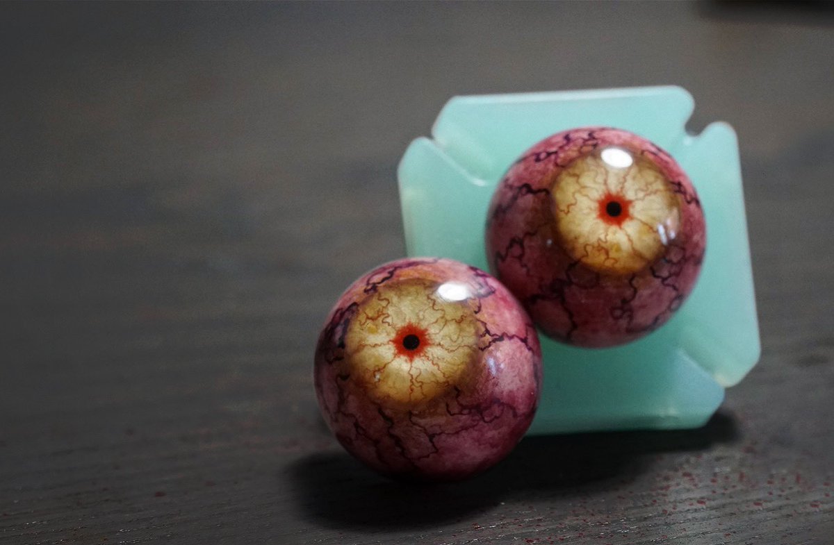 Custom Predator eye set! 
Head over to <a href="/mageefx/">Patrick Magee</a> to check out all of his incredible pieces!
Which Predator is your favorite version?
#predator #specialeffects #predatorcosplay #aliens #ResidentEvil3 #TheLastOfUsPartII #PredatorHuntingGrounds #thepredator