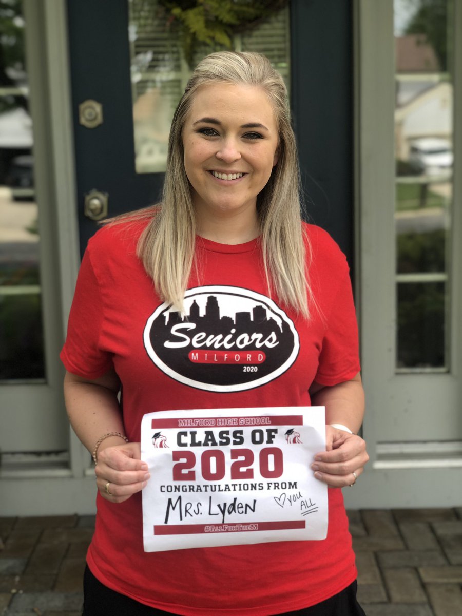 Mrs_Lyden's tweet photo. Graduation day!!! @MilfordSeniors I am so proud of y’all and grateful to have been your counselor the last 3 years! Today, we are ALL celebrating you 🥰🦅 Can’t wait for 4pm! #GradForTheM @MHS_Ferguson @Milford_Schools @MHS_Kauffman https://t.co/8wq7nId47R