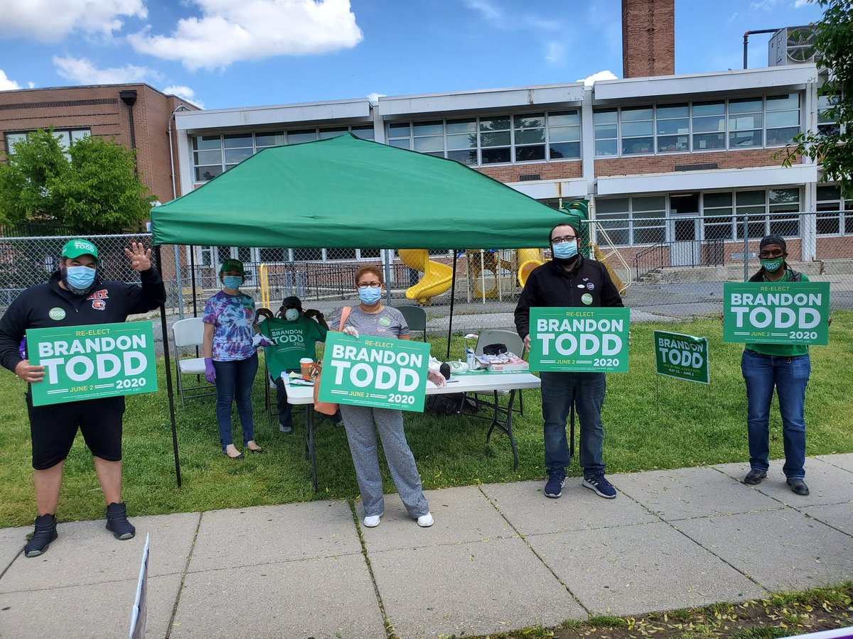 jackiereyesdc's tweet image. Supporting @CMBrandonTodd #Ward4Proud. Polls are open till 7pm. #LatinosConBrandon