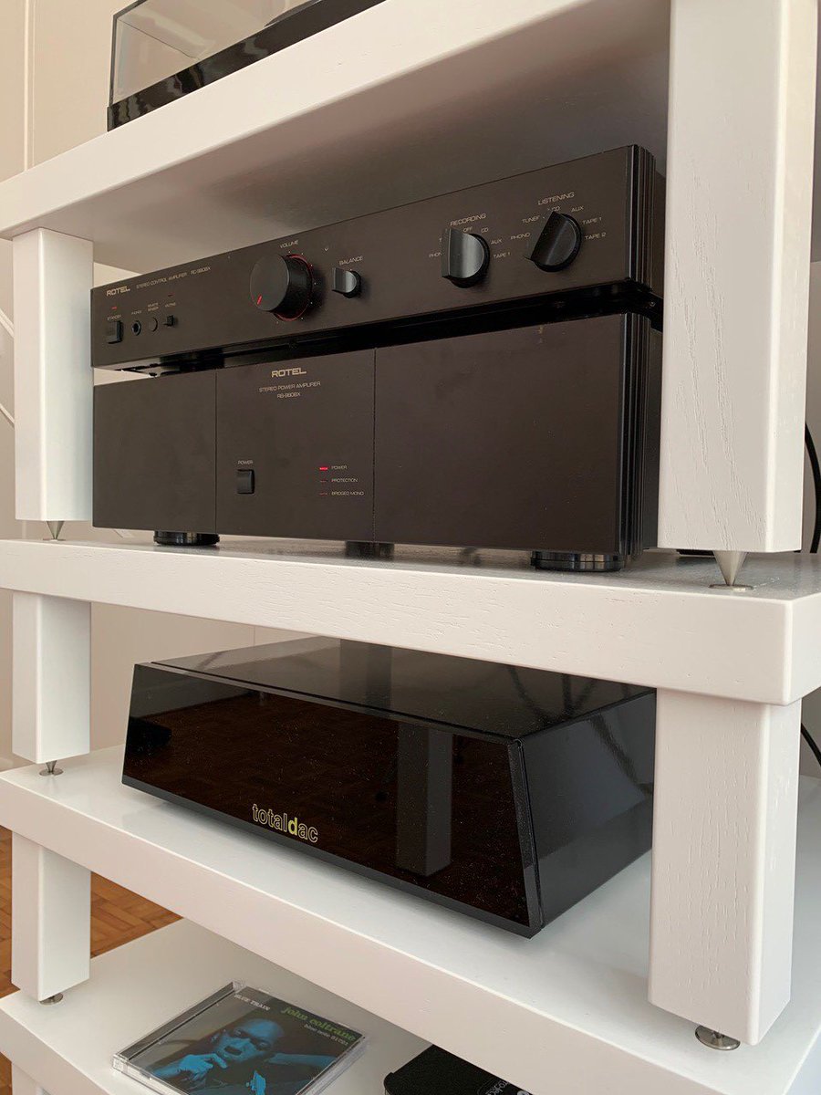 HiFiRacksLtd's tweet photo. C'est magnifique! This stunning customer photo comes straight from Paris, featuring a Gloss White Podium Reference with #Rotel, #TotalDAC & @klingerfavre speakers. Customise this modular, acoustically-performing rack to any bespoke width, depth or height.
https://t.co/OqSgsJyBUH https://t.co/p8Ixesy5qm