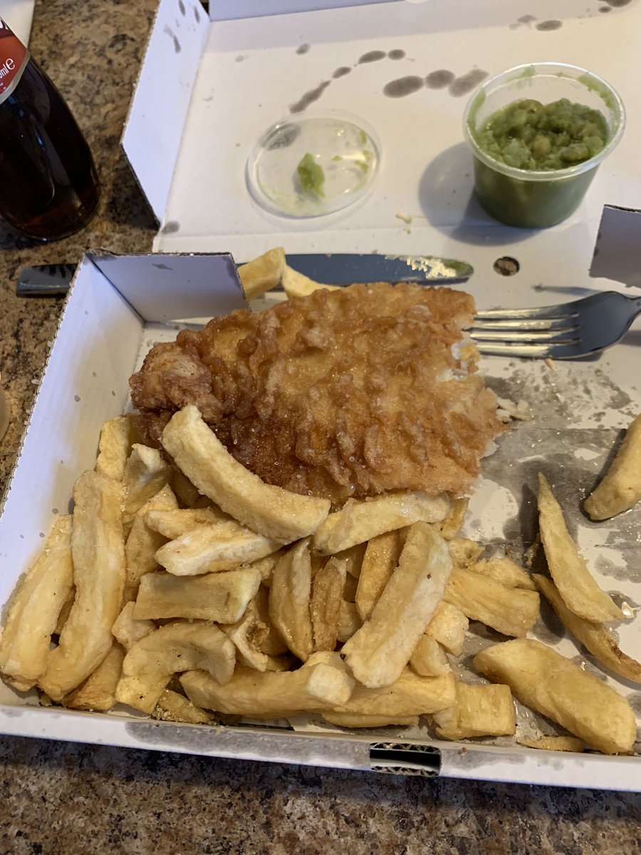 GameKulture's tweet photo. First chipper in absolutely ages! Went down a treat👌 lemon sole with some mushy peas 🤤 
#fatmode https://t.co/Q7b0ZGPczE