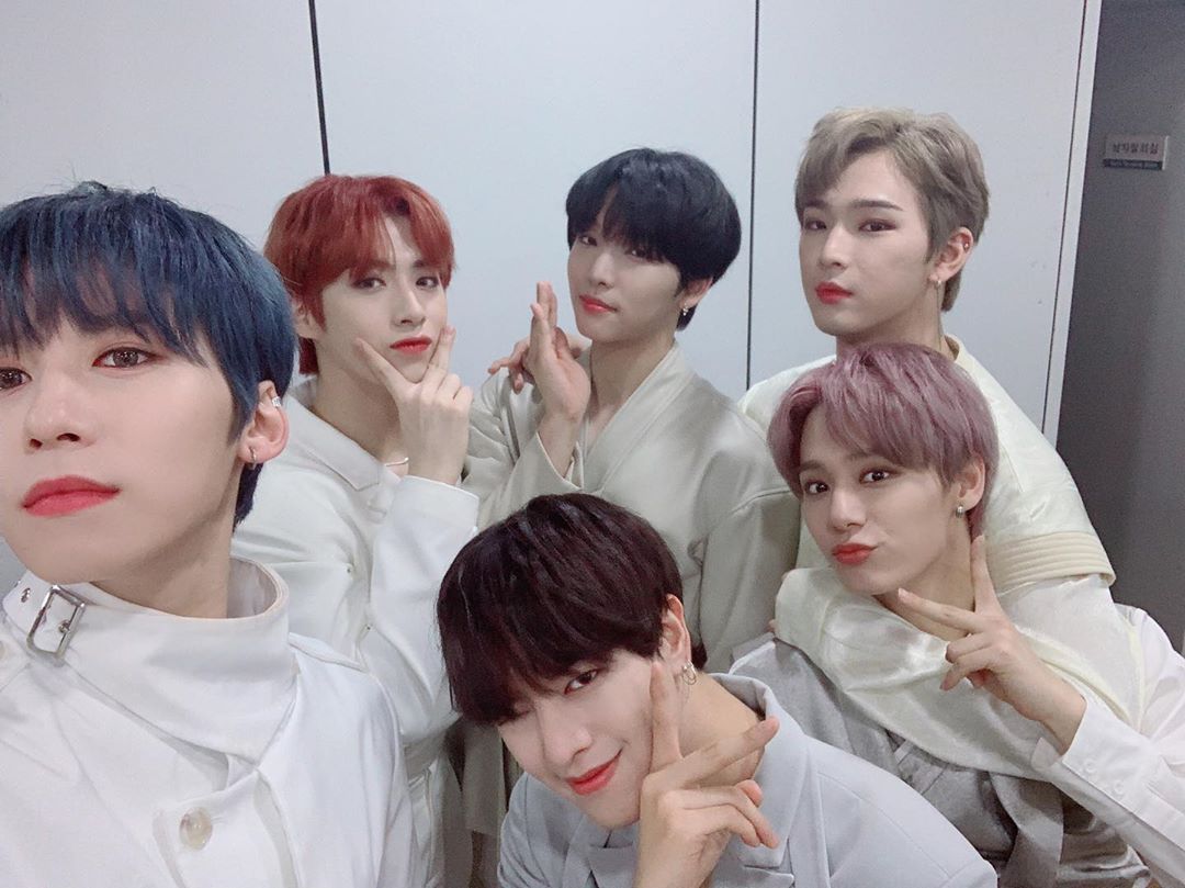 a thread of oneus but they get older as you keep scrolling