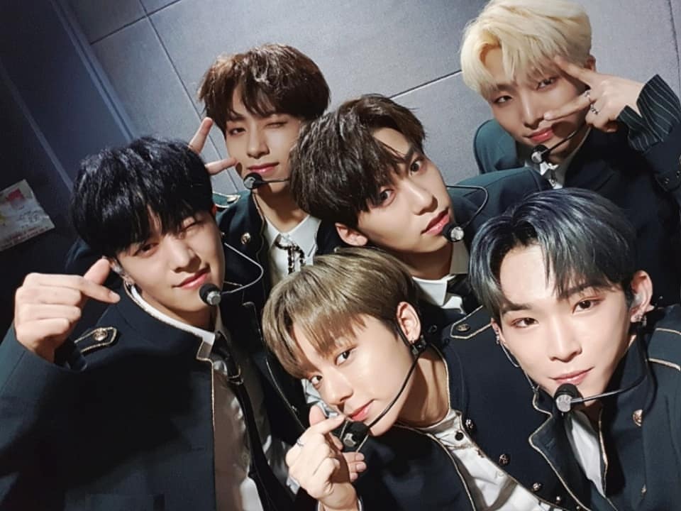 a thread of oneus but they get older as you keep scrolling