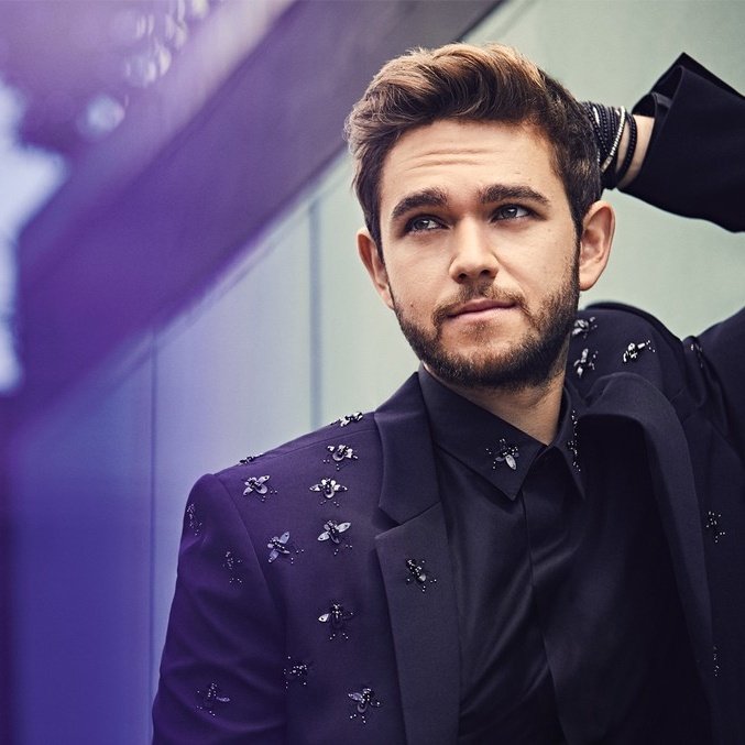  @Zedd 𝐰𝐞𝐚𝐫𝐢𝐧𝐠 𝐬𝐮𝐢𝐭𝐬 - 𝐚 𝐭𝐡𝐫𝐞𝐚𝐝 ✰