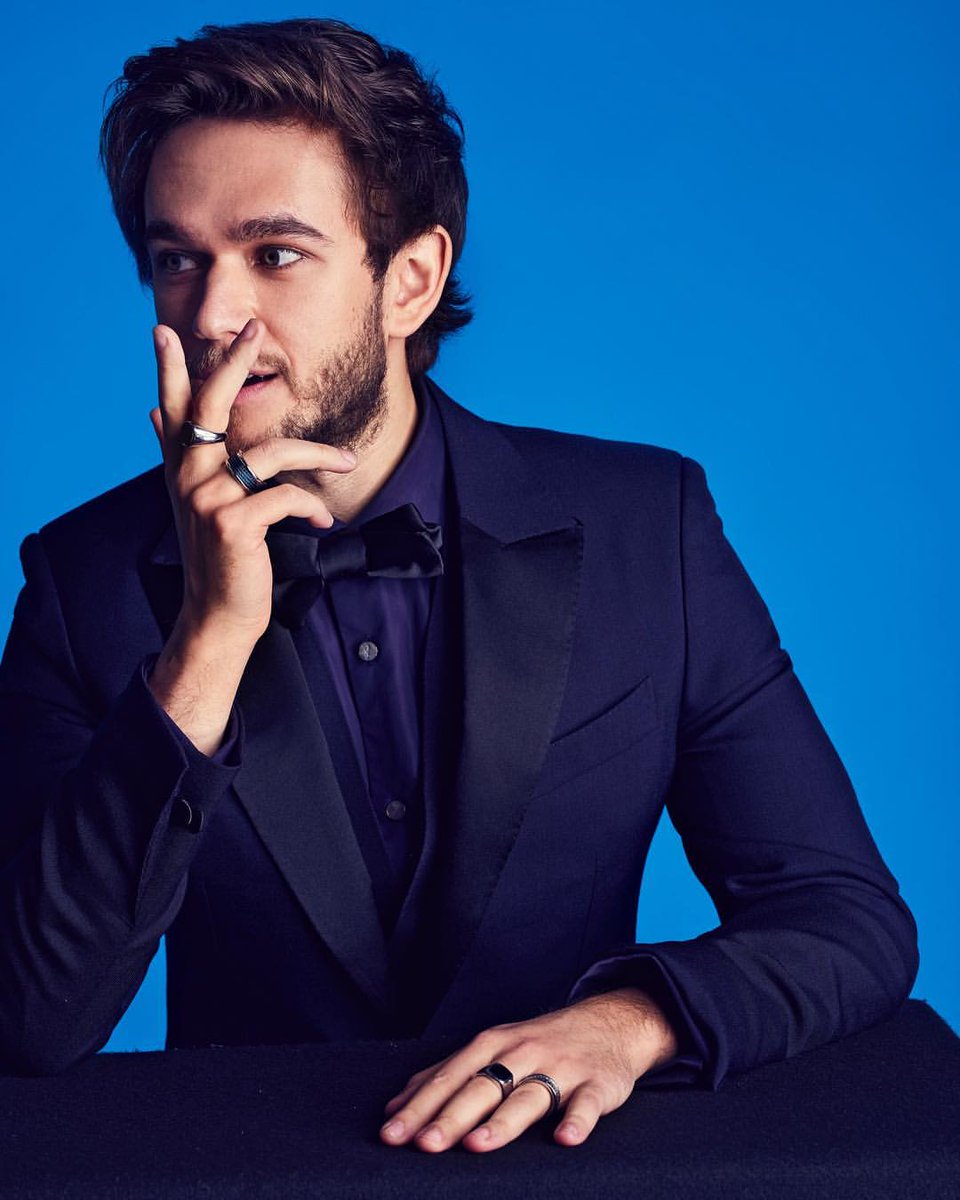  @Zedd 𝐰𝐞𝐚𝐫𝐢𝐧𝐠 𝐬𝐮𝐢𝐭𝐬 - 𝐚 𝐭𝐡𝐫𝐞𝐚𝐝 ✰