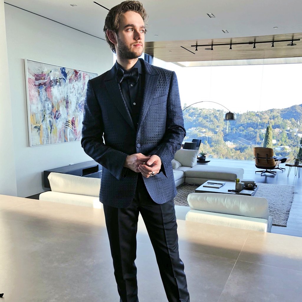  @Zedd 𝐰𝐞𝐚𝐫𝐢𝐧𝐠 𝐬𝐮𝐢𝐭𝐬 - 𝐚 𝐭𝐡𝐫𝐞𝐚𝐝 ✰