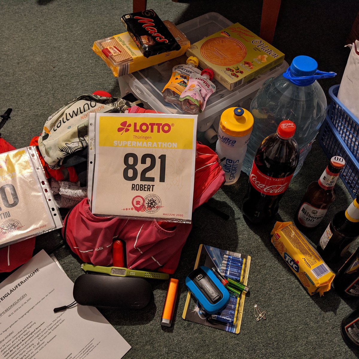 So, das nächste Abenteuer steht vor der Tür. Hoffen wir, dass nicht nur das Wetter mitspielt, sondern auch die Kleine 🐥 und Oma den morgigen Tag miteinander gut klar kommen 😊 #rennsteigläuferathome #rennsteiglauf