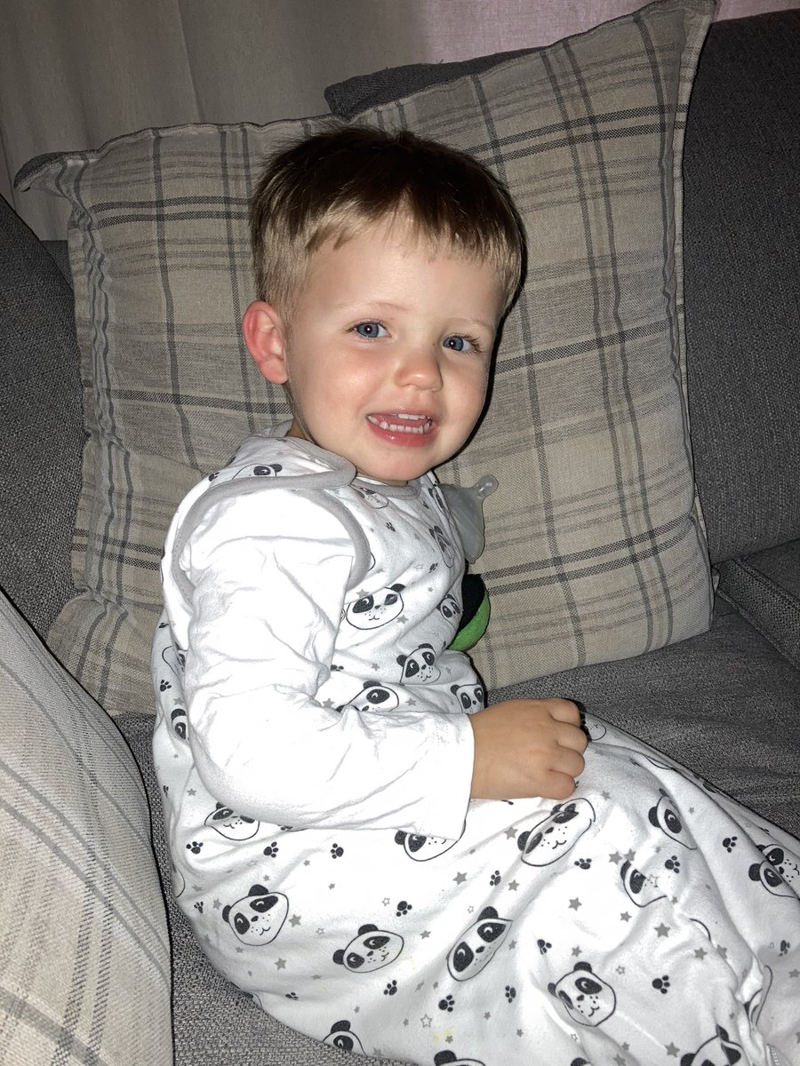 Someone wants to stay up with mummy 🙈