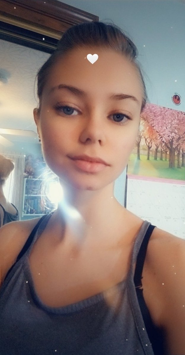 Moonborn_rvn's tweet photo. I finished watching #SheraandthePrincessesofPower the other day and then did a low key Adora cosplay for the next three days. And yes I know the poof is too small, I make up for it with emotional similarities. https://t.co/VoWHvFA4jU