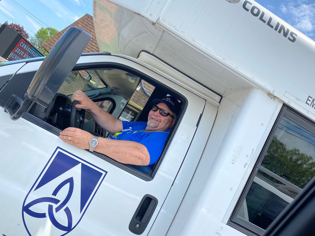 Blazerssports's tweet photo. Thank you softball coaches!  What a great day for a parade! 💙🥎💙 https://t.co/FalDH5nxN1