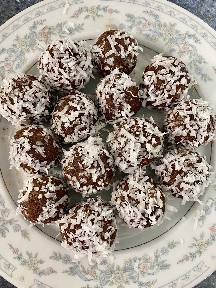 ChefKevinBelton's tweet photo. Almond Joy Power Balls as seen as n my @WWLTV Facebook Live today. Perfect if are needing a healthy chocolate boost. #powerballs #almomdjoypowerballs #boost #nutrientrich #brownbaggingit #perfectforworkorschool #beon4 https://t.co/KKFNTfIHRO