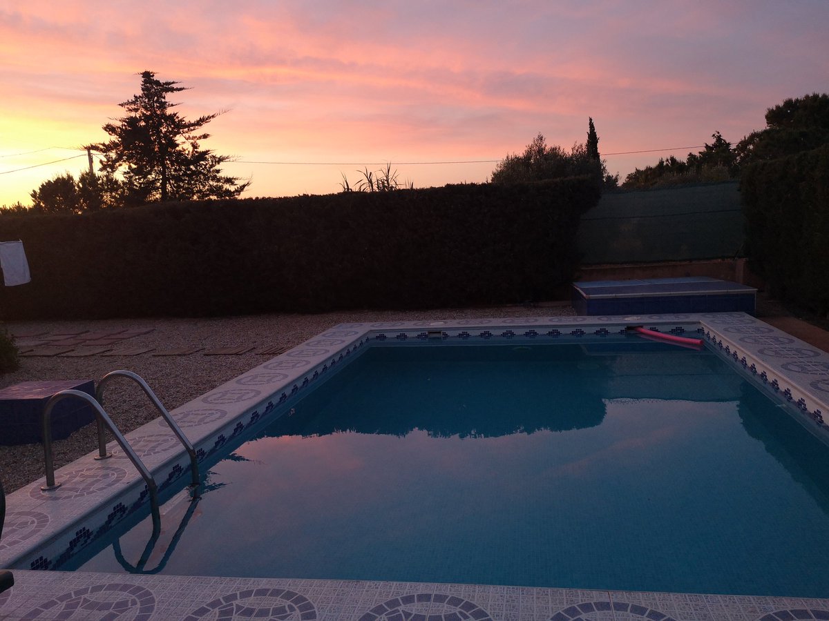 Victoria90gp's tweet photo. Atardeceres bonitos!!!! 😍😍 #FelizSábado https://t.co/xPURaNpus0