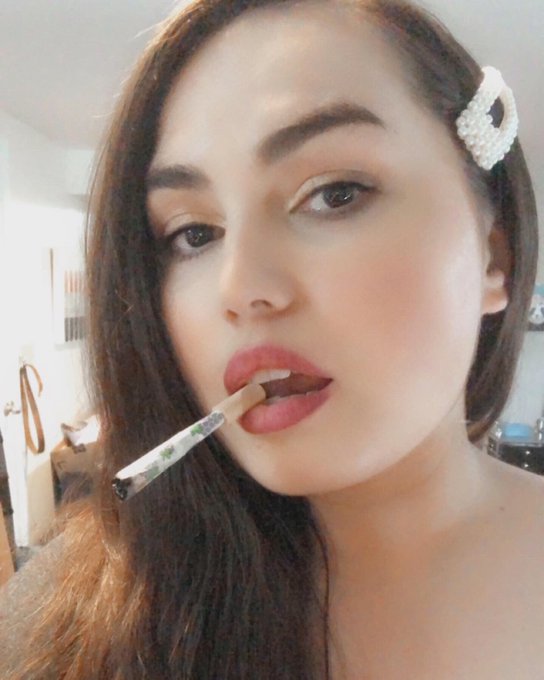 Stay high ☮️ 🌌 https://t.co/l2gtg1PF56