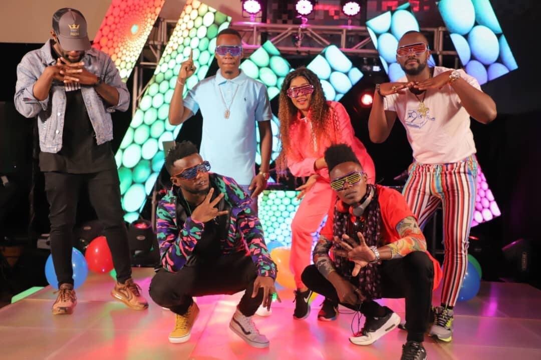 AnnataliaO's tweet photo. #NBSSNL : Are you a party animal? https://t.co/ZHpkGuZEK8