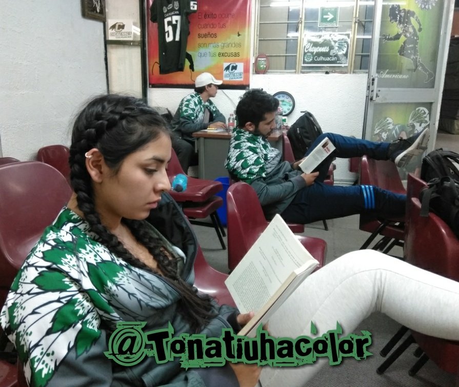 📜 "Aprender no es prepararse para la vida. Aprender es la vida misma."
✍️ John Dewey 

Diayré, Willie y Víctor 📚🏈
<a href="/CheyennesEsimeC/">Cheyennes ESIME Culhuacán</a> 💚

🎉¡¡Feliz #DíaDelEstudiante!!🎉

#Huélum 👊⚙️
#OrgullosamentePolitécnicos 🙌
#IPN84AñosPorMéxico ⚙️
#TodosSomosFootball 🏈🇲🇽
#HayMásMéxico 🇲🇽