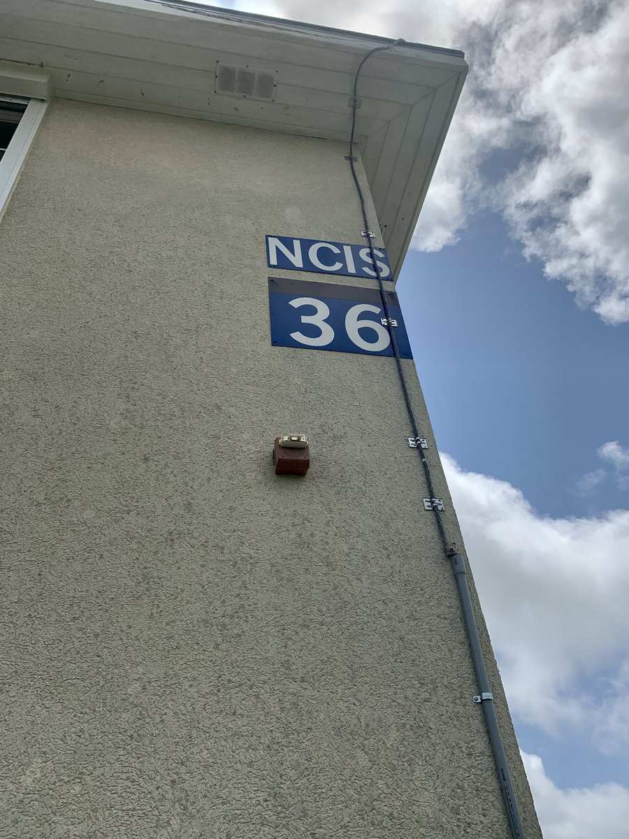ncis_cnfo's tweet photo. Over 20 @realNCIS Special Agents, Analysts, and technical experts surged to Corpus Christi this week from our Central, Southeast, Southwest, &amp; Marine Corps West field offices &amp; HQ to support the #CorpusNASShooting investigation. #valuedteamwork https://t.co/F2UVOrdds2