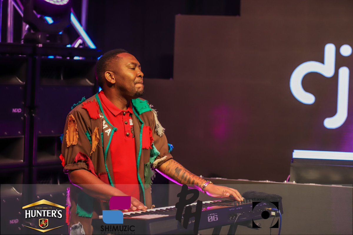 MansNotCorrupt1's tweet photo. Let's Appreciate this Combo🙌🏾🙌🏾
We've just witnessed greatness🙌🏾

🗣️ So clean, So balanced, So fierce!
🗣️ DJ Fresh, Legend, Greatness! 🔥 

@DJFreshSA @ChannelOTV
#LockdownHouseParty https://t.co/Ac1289E6Bg https://t.co/FfsjdI2Enk