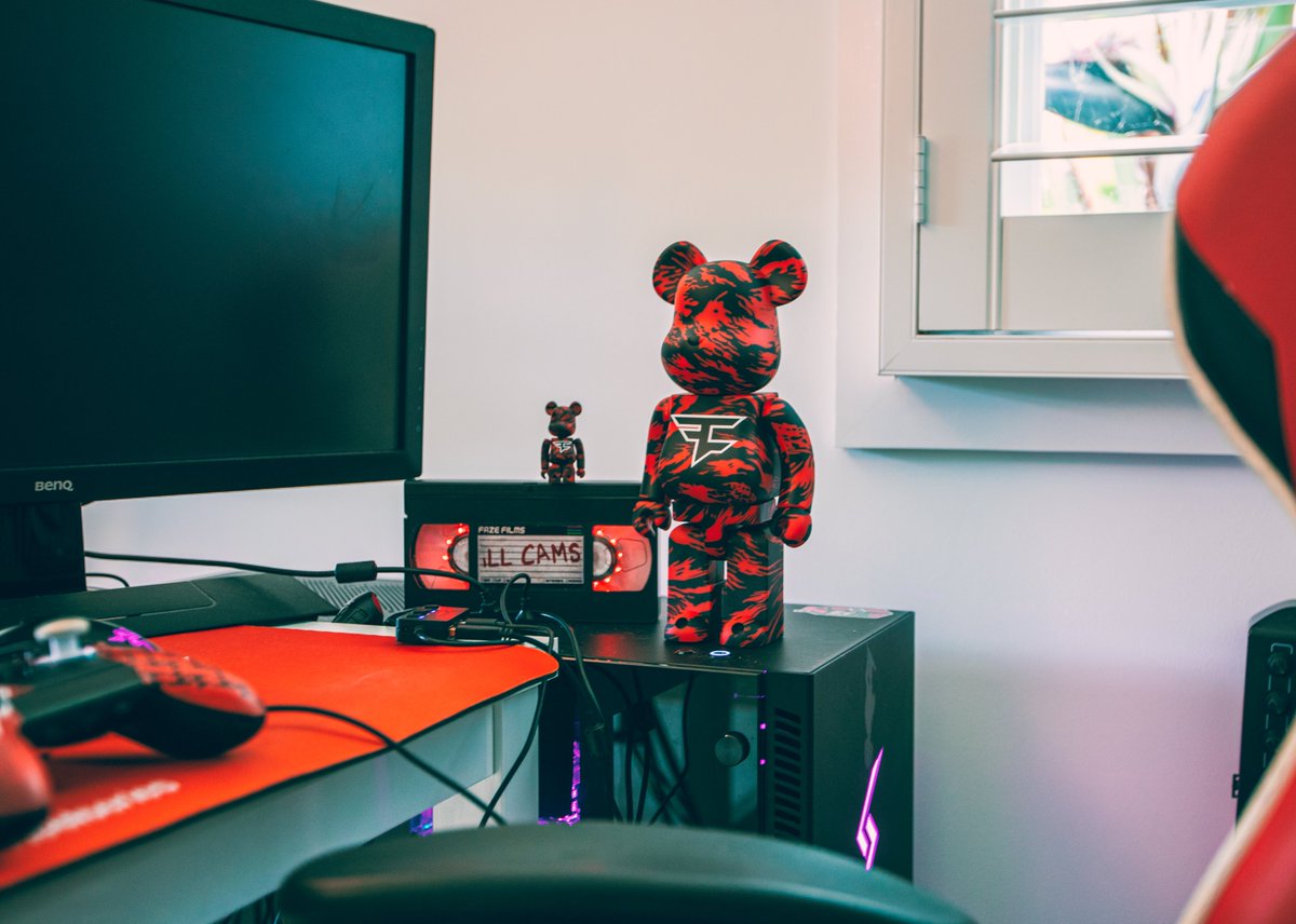 Faze Clan x Bearbrick 1000% Review 