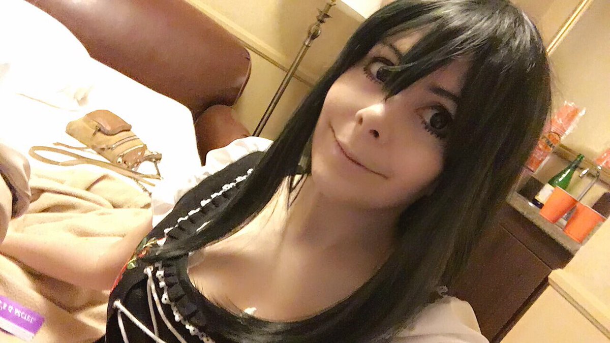 CW: CAR CRASH26) I got into an accident less than a month before ALA and had SEVERE whiplash but I convinced myself I would be fine wearing a Tsuyu wig for two days anywaynarrator’s note: I was not fine