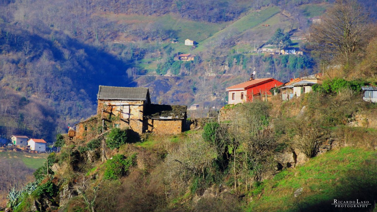 Ricardo_Laso's tweet photo. #FELGUERUA #ALLER #ASTURIAS
#Localidad del #Concejo de @Aller y Perteneciente a la #Parroquia de #Moreda. Está situada a una #altitud de 350 metros. Si te #gustan mis #fotografías, te #invito a #comentar, #comparir y #visitar mi #Blog de #Asturias en: https://t.co/WaBkFdxeal https://t.co/gXLLYyGtSf