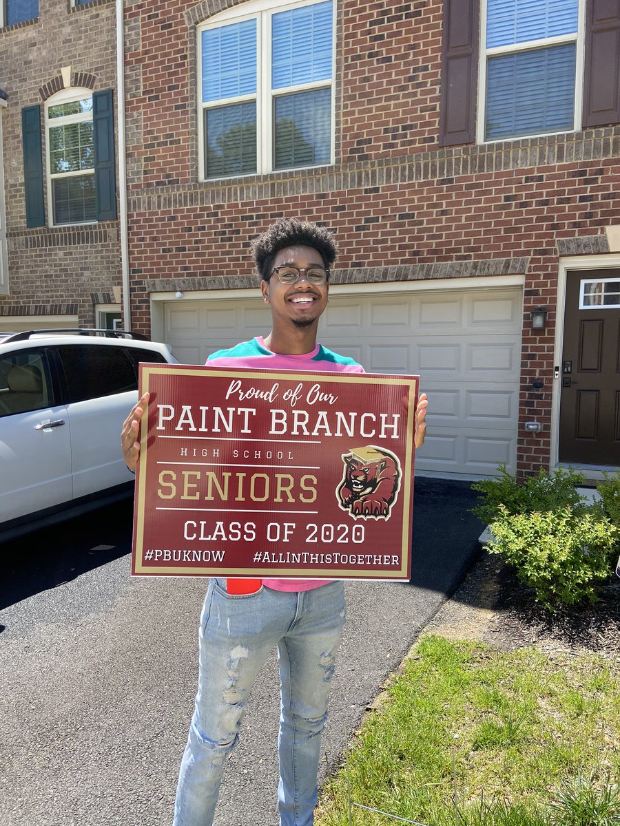 BWertz518's tweet photo. Congrats PBHS Seniors! #pbhs #pbyouknow #paintbranch #Class2020 https://t.co/cEwetx45EV