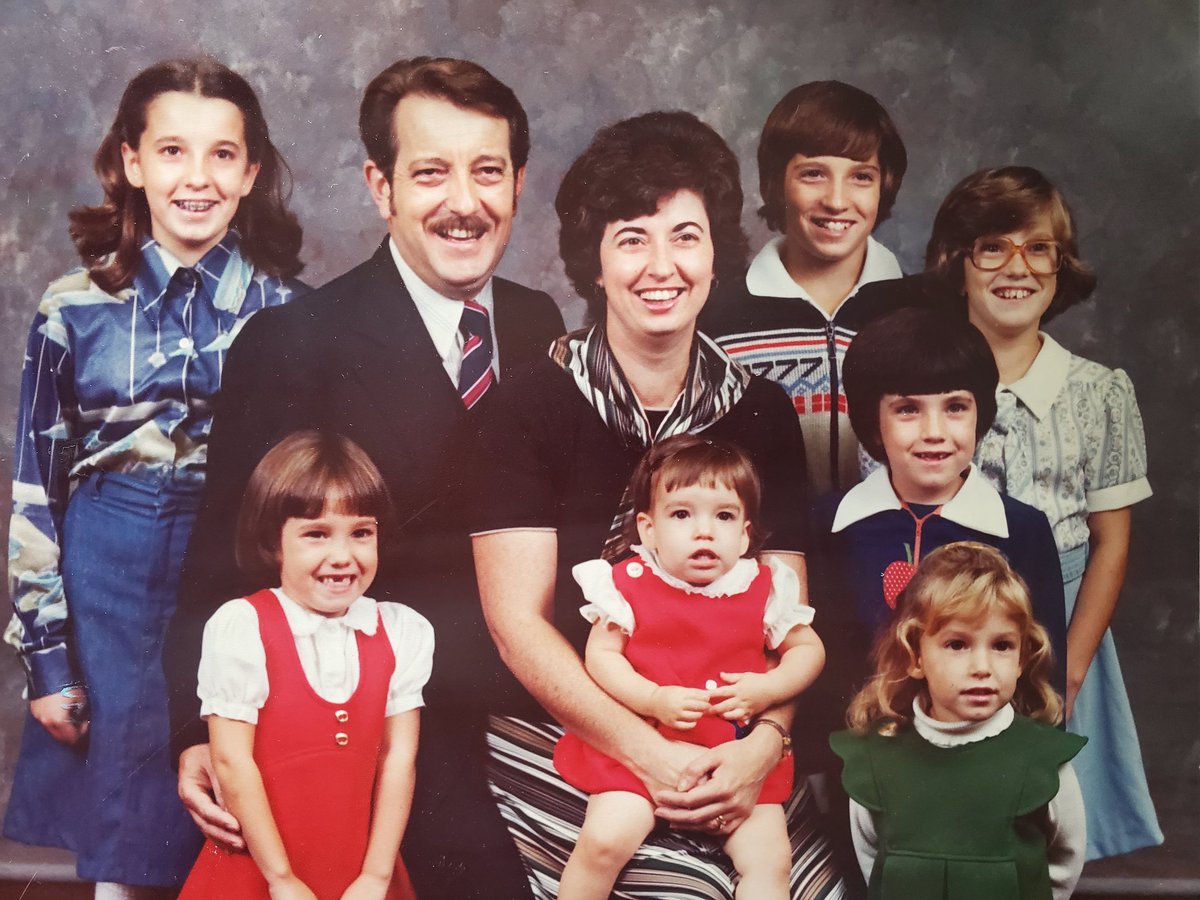 MJWalker98's tweet photo. #familyofnine #circa1978 #bestfamilyever https://t.co/QfahVdsJG4