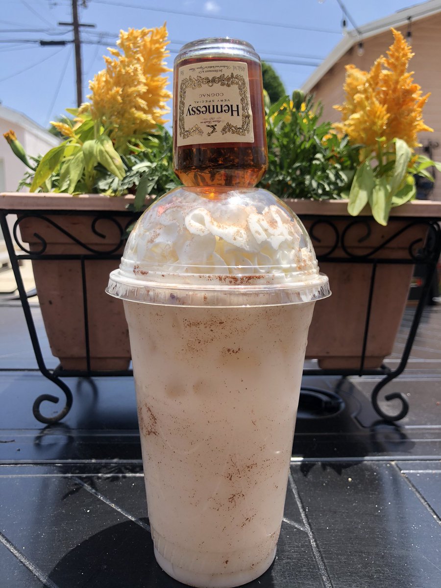 opmSara's tweet photo. Please don’t let this flop :(
As most of you know (or didn’t) i got laid off a little while back so I’ve been selling drinks to support my little girl until i find a new job. Twitter can you please do your thing and RT, my next customer could be on your TL 🥺 I deliver locally🌞 https://t.co/PF0UFlWrXv