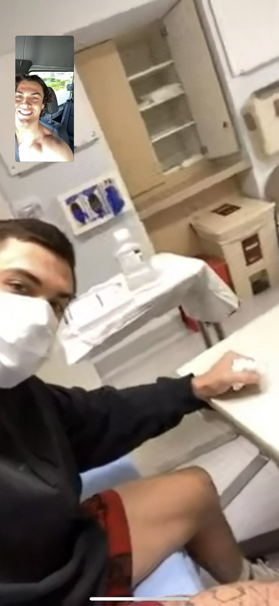 GraysonDolan's tweet image. Hahahaha Ethan is getting stitches because he cut his finger while making avocado toast 😂😂 and he says he’s a better chef than me 🤡😂