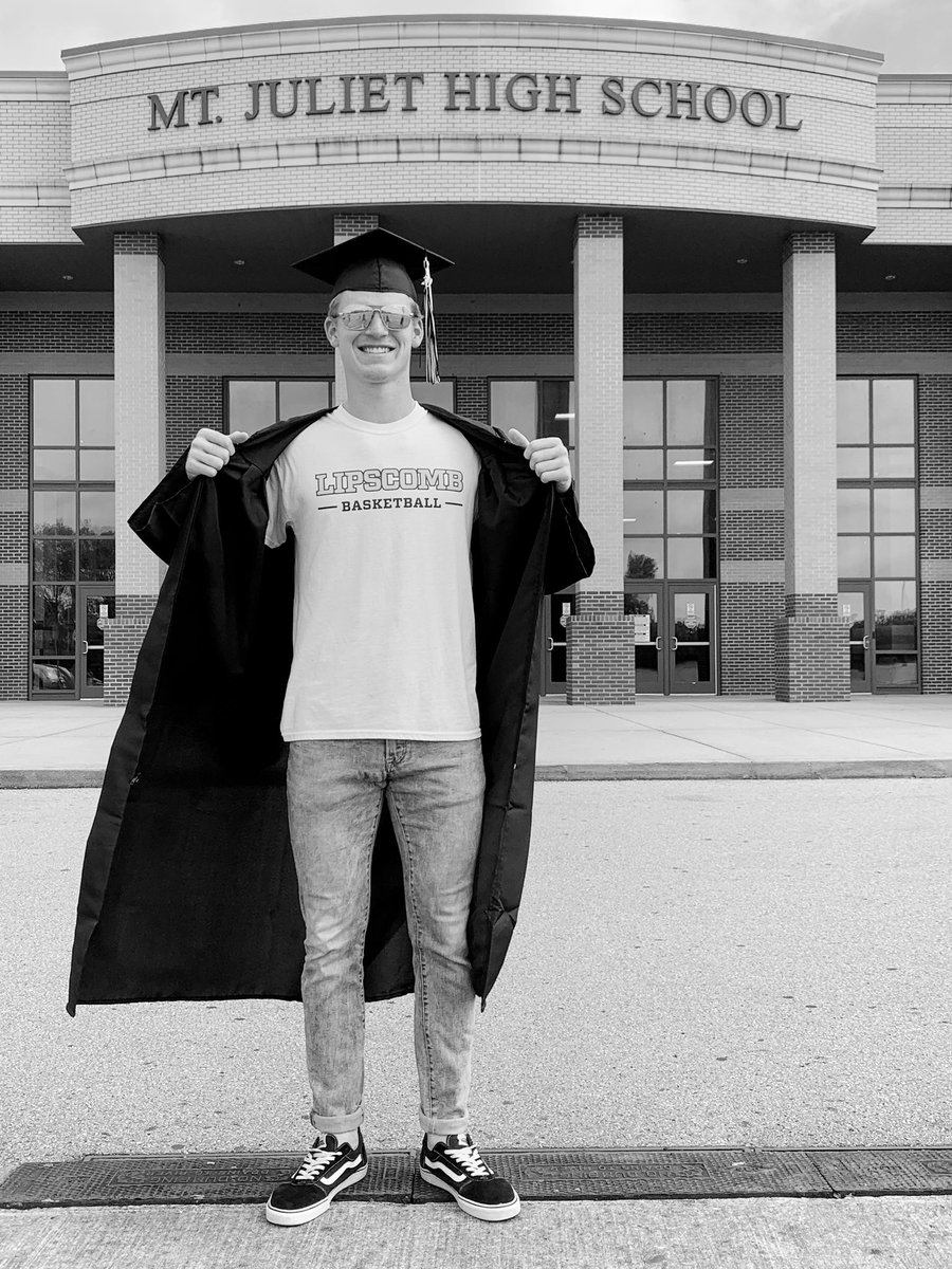 Angie_Pruitt's tweet photo. Today was supposed to be graduation day for the MJHS class of 2020! Honoring my Senior! @willpruitt99 https://t.co/MoAnA5h0ag