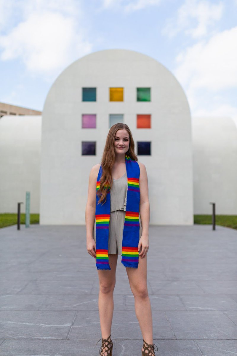 elz_grc's tweet photo. Happy Graduation Day #UT20 (and my fellow #UT19 fall graduates) 🥳🎊 Cheers to our success, to finding who we are, and to moving forward with our degrees to change the world 💖🌈  #UTGrad20 

pc: the amazing @_mindynguyen https://t.co/GBbfNk72II