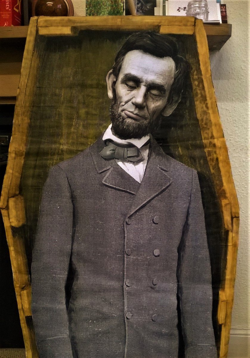 (11/11) I hope you enjoyed this thread! If you’d like to learn more about this subject, check out my video about the embalming of Abraham Lincoln on my YouTube Channel  #UnderTheKnife: You may also enjoy  @CivilWarMed if this topic piqued your curiosity!