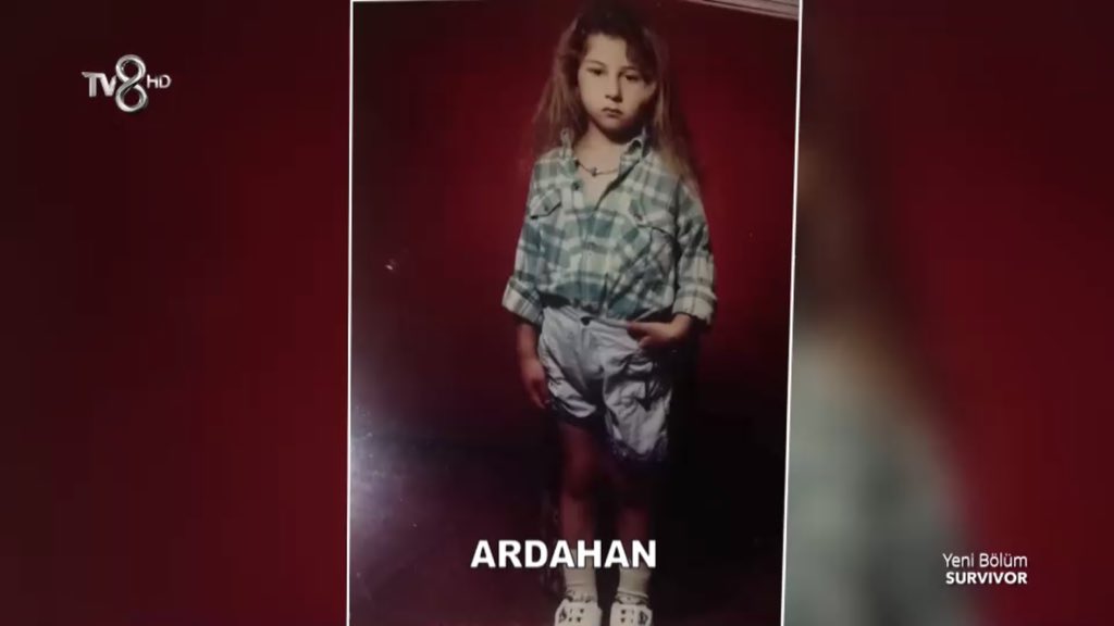 ardahan fotoğraf gönderemeyince acun melisanın fotoğraflarını kullanmış 
#survivor2020