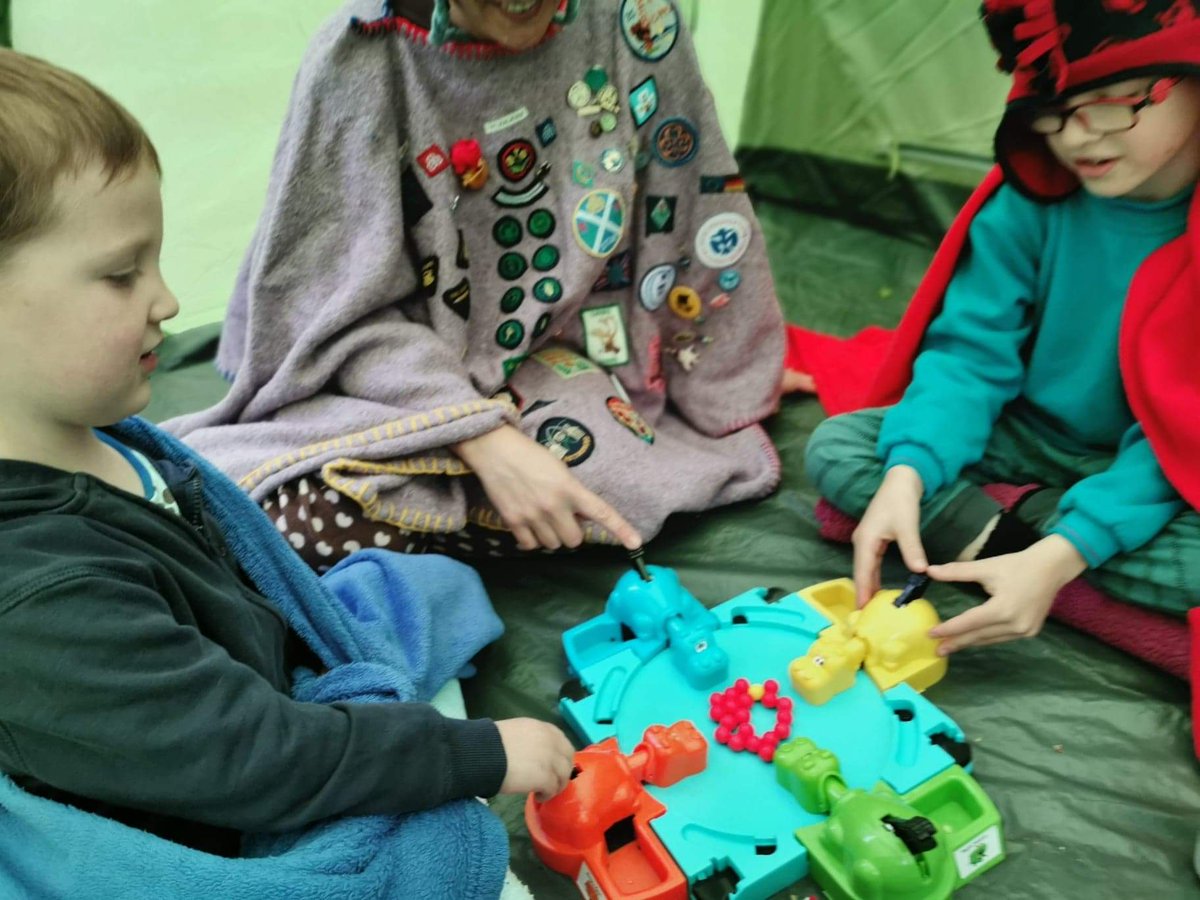 whoissylv's tweet photo. @midlothscouts then we played some games before bed, wee brother is now asleep, hoping C will sleep too and we don't end up blown away! #MidJam https://t.co/soQgRVvEQg