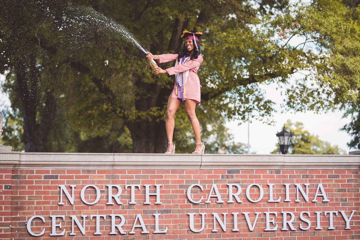 TinasiaIngram's tweet image. I can &amp;amp; I DID!!
✨NA/sitter
✨LPN
✨BSN
✨Job secured 

Allow me to reintroduce myself: 
Tinasia Ingram, BSN (RN loading)

#lpntorn #cumlaude 
#grad2020 #nccu20 #RN #HBCUalum #HBCUgrad #HBCUpride #HBCUbuzz #blackexcellence #blackgirlmagic 

📸: @MaxResPhotos