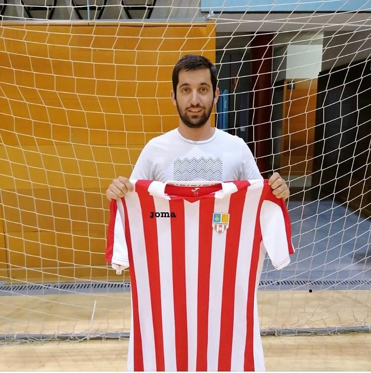 🔴 RENOVACIÓ ⚪
El Lluc Folch és el següent en renovar per el Sènior Masculí. Exemple de compromís i companyerisme, el Lluc seguirà aportant talent i velocitat a l'equip.
#cfse
#renovació 
#pqensagradajugarafutsal