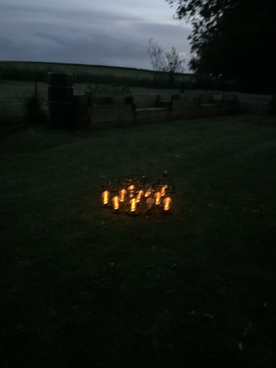BeeNubian's tweet photo. #movingsolarlights #dusk #thingstodoinquarantine https://t.co/RYlpd0kQjF