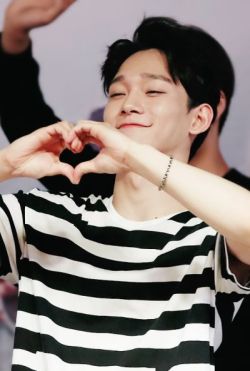 This is my first thread, it's about some of your tweets in the # for Jongdae and some pictures of him. Give some love to our Jongdae Don't forget the  #첸_보고싶어_응원해 and the Korean VPN.