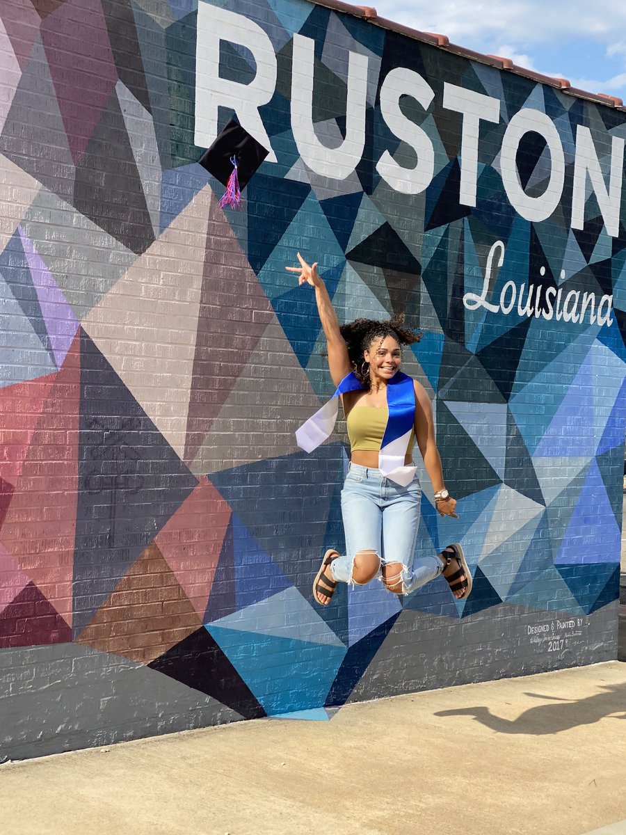Daria_Mcc's tweet photo. you can’t be committed to your dream and your comfort zone.
•
•
•
B.S. in Biology.
Up next, Masters in Business.🍾 https://t.co/fNHVSfAXVK