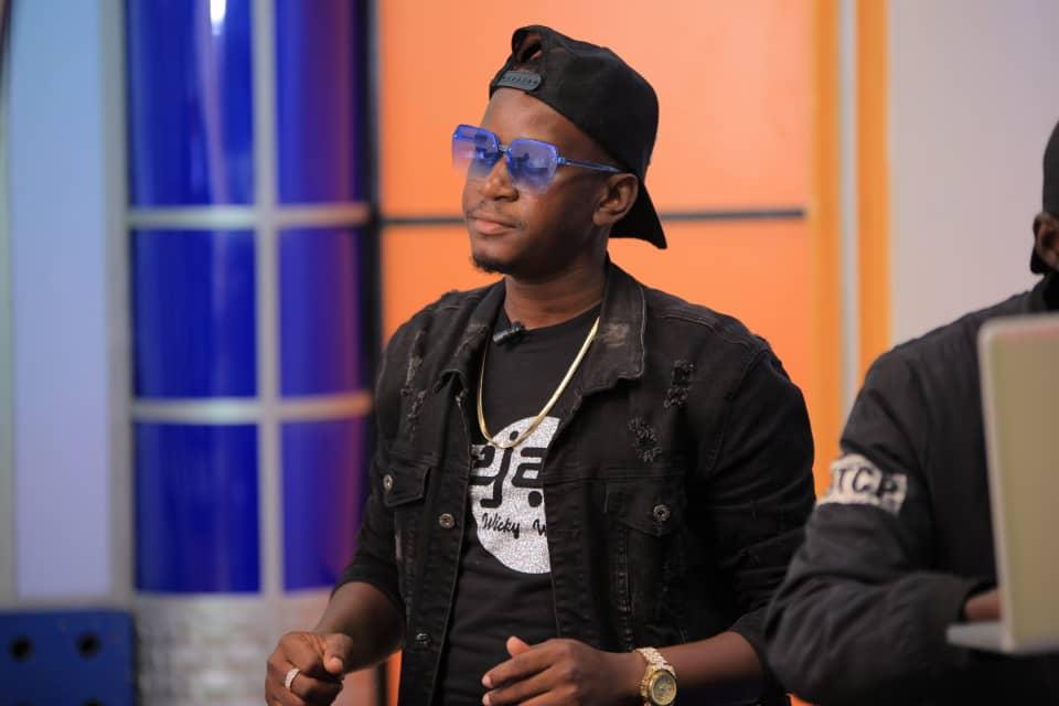 samuel_mbatya's tweet photo. We are better than them today bigup to #DjWickyWicky in the #BabaPartyGroove who is lighting up @babatvuganda https://t.co/WJe3DBq1gC